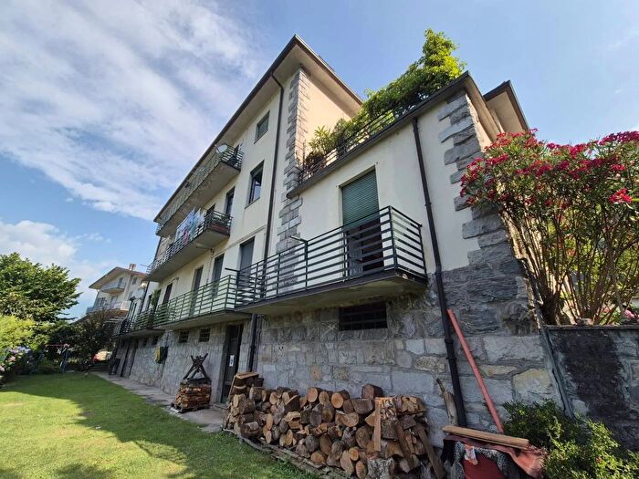 Appartamento bilocale in vendita in Via Nazionale Novate Mezzola, Novate Mezzola