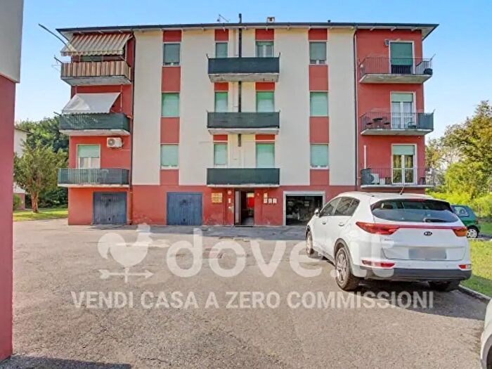 Appartamento bilocale in vendita in Via Dante Alighieri Snc, Leggiuno