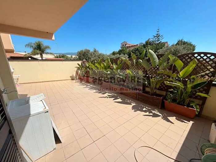 Appartamento trilocale in vendita in Viale Laboccetta, Reggio di Calabria