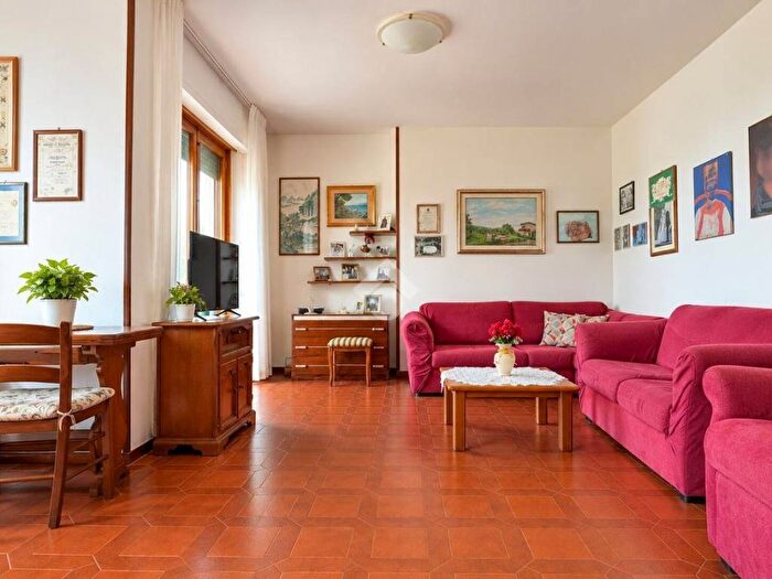 Appartamento con 5 locali in vendita in Via Luigi Einaudi, Ovest Campi Alti, Follonica