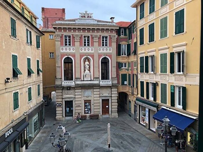 Appartamento bilocale in affitto in Piazza Beato Giacomo, Centro, Varazze