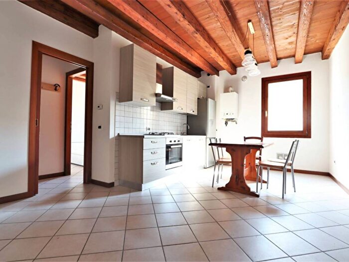 Appartamento trilocale in affitto in Contra' San Domenico, Centro Storico, Vicenza