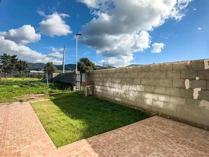 Appartamento quadrilocale in vendita in Via delle Dalie, Quartu SantElena