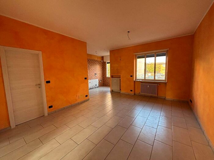 Appartamento trilocale in affitto in Via Montebello, Tabona Borgo Nuovo, Pinerolo