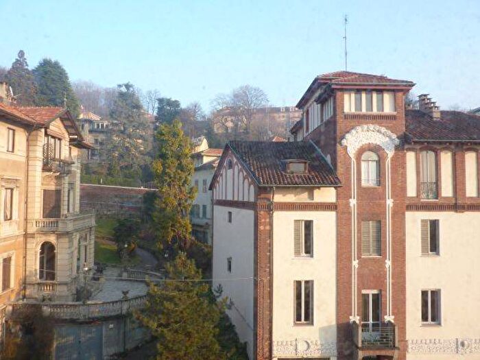 Casa con 5 locali in affitto in Madonna del Pilone, Torino