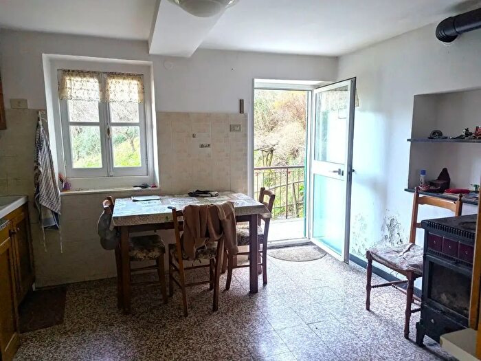 Appartamento con 5 locali in vendita in Via Balletti, Ceranesi