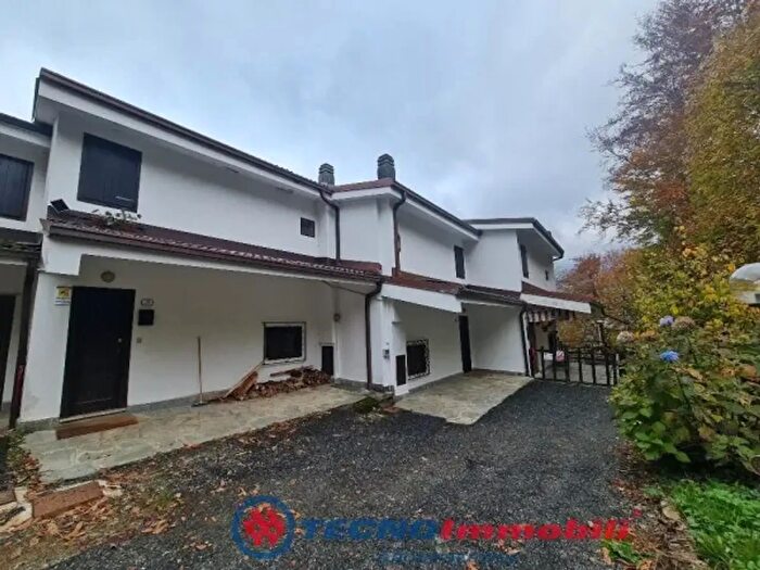 Casa quadrilocale in vendita in Regione Tassonera, Corio