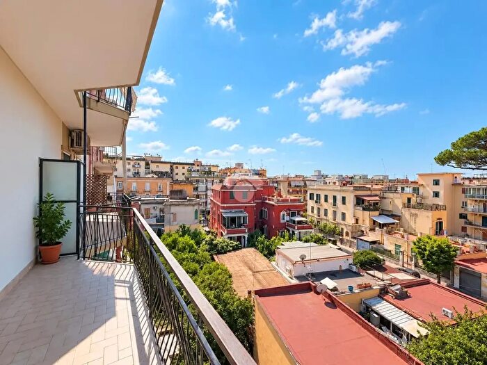 Appartamento trilocale in vendita in Via Traversa Leone, Portici