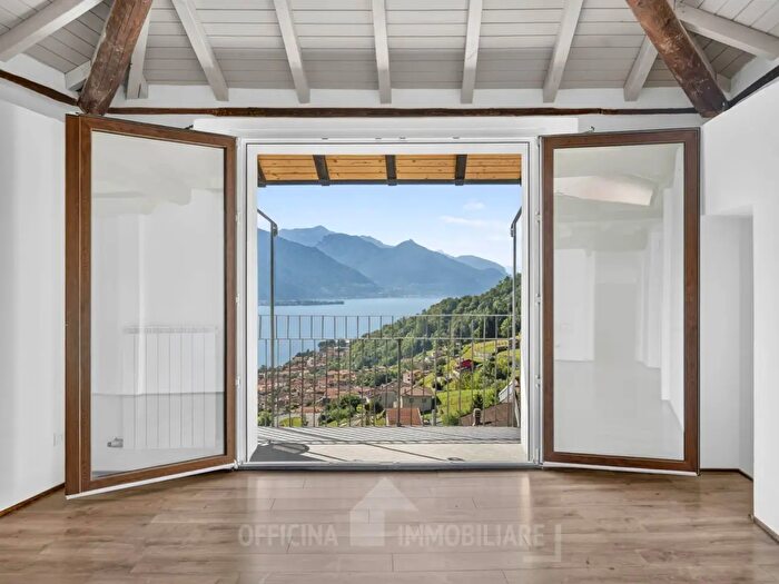 Appartamento trilocale in vendita in Musso