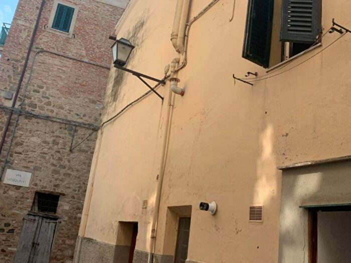 Appartamento quadrilocale in affitto in Via Abruzzo, Centro Storico, Perugia