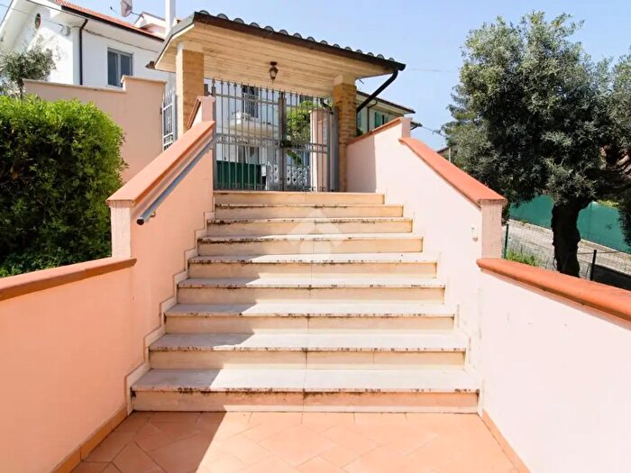 Appartamento trilocale in vendita in Villaggio UNRRa, Francavilla Al Mare