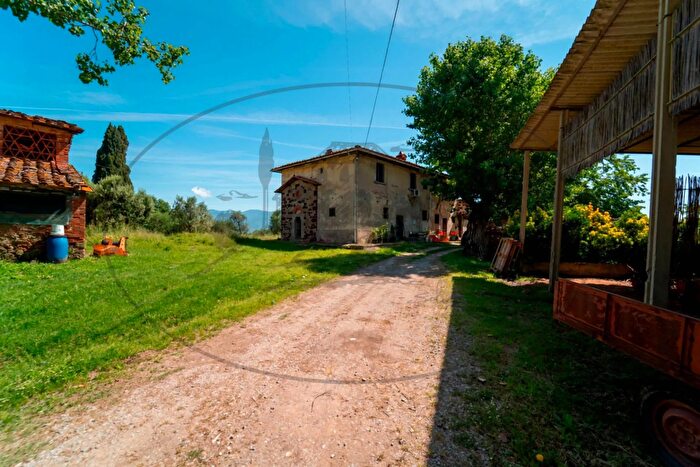 Casa trilocale in vendita in Strada Provinciale, Cavriglia