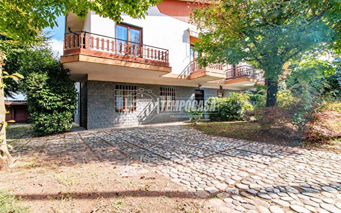 Casa con 5 locali in vendita in Olgiate Olona