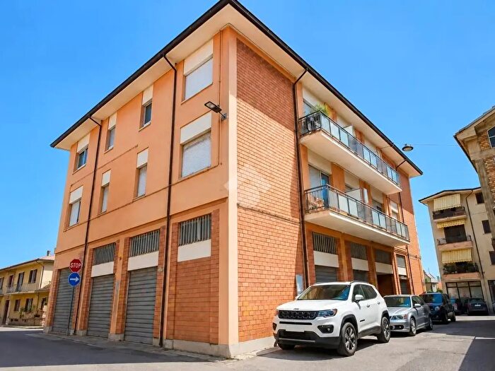 Appartamento quadrilocale in vendita in Via Borgo Nuovo, Mosciano Sant'Angelo