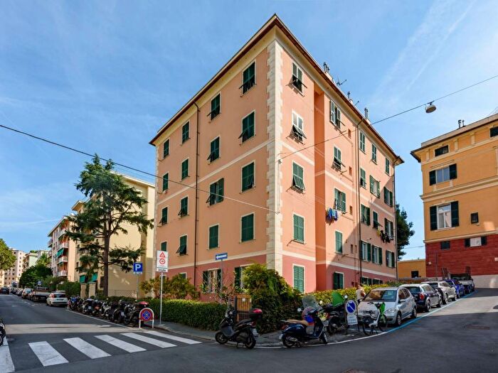 Appartamento quadrilocale in affitto in Via Lavinia, Albaro, Genova