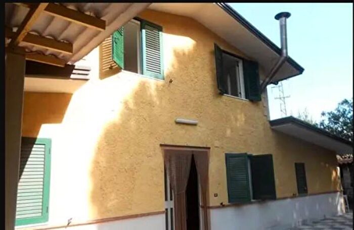 Casa con 5 locali in vendita in Via del Borgo Antico, Castelvenere