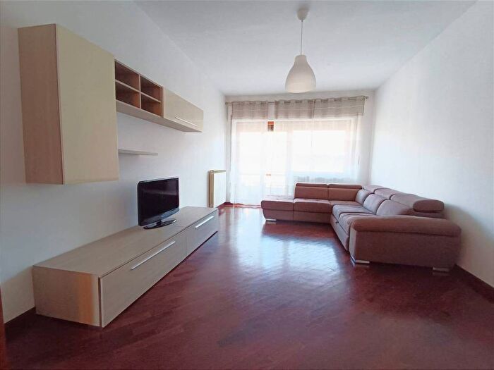 Appartamento con 5 locali in affitto in Via Nicola Fabrizi, Via Venezia Lungofiume Paolucci, Pescara