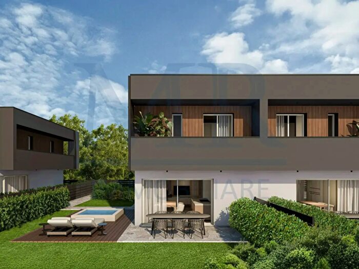 Casa con 6 locali in vendita in Via Umberto Giordano, Abano Terme