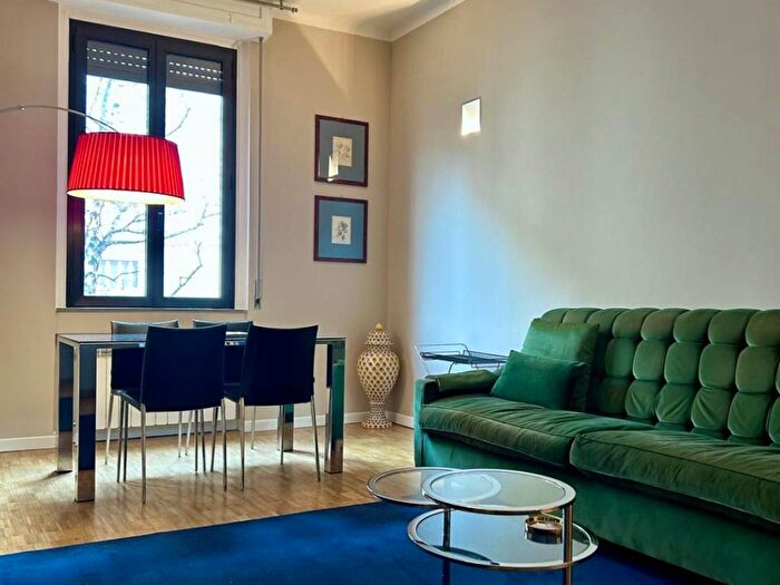 Appartamento trilocale in affitto in Via Accademia, Città Studi, Milano