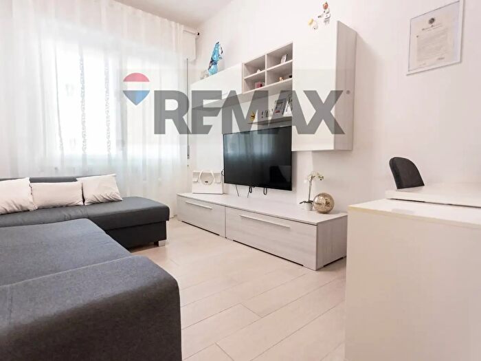 Appartamento trilocale in vendita in Via Giuseppe Cesare Abba, Parma