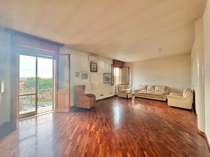 Appartamento con 5 locali in vendita in Piazza Magrini Snc, Firenze