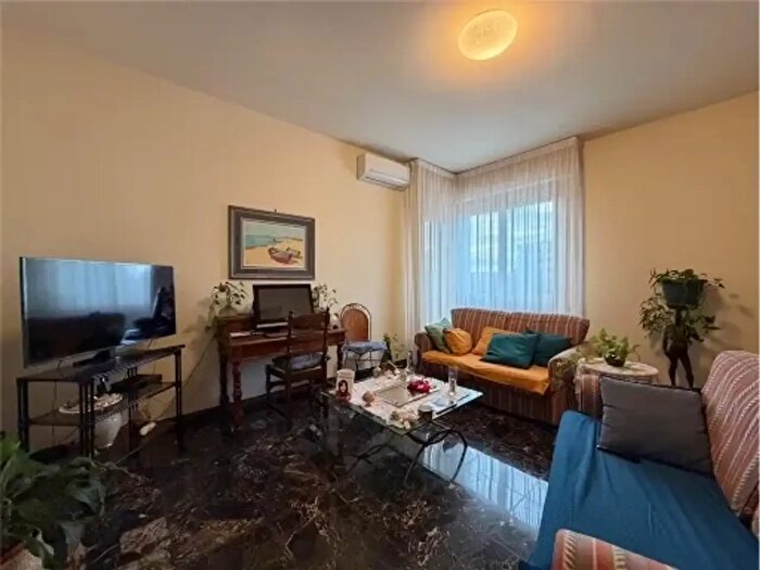 Appartamento con 5 locali in vendita in Firenze