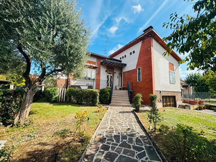 Casa quadrilocale in vendita in Via Quattro Novembre N, Calvisano