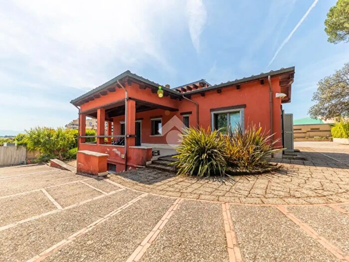 Casa con 6 locali in vendita in Via Paolo Monelli, Roma