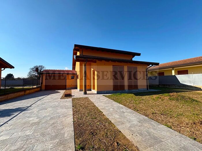 Casa trilocale in vendita in Via Roma N°, Gropello Cairoli