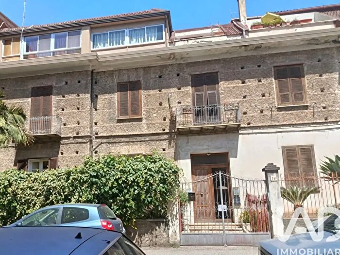 Appartamento con 6 locali in vendita in Via Capitano Manfredi, Lamezia Terme