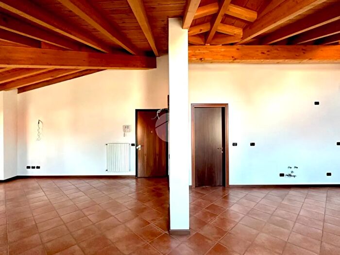 Appartamento quadrilocale in vendita in Via Cavalieri di Vittorio Veneto, Dello