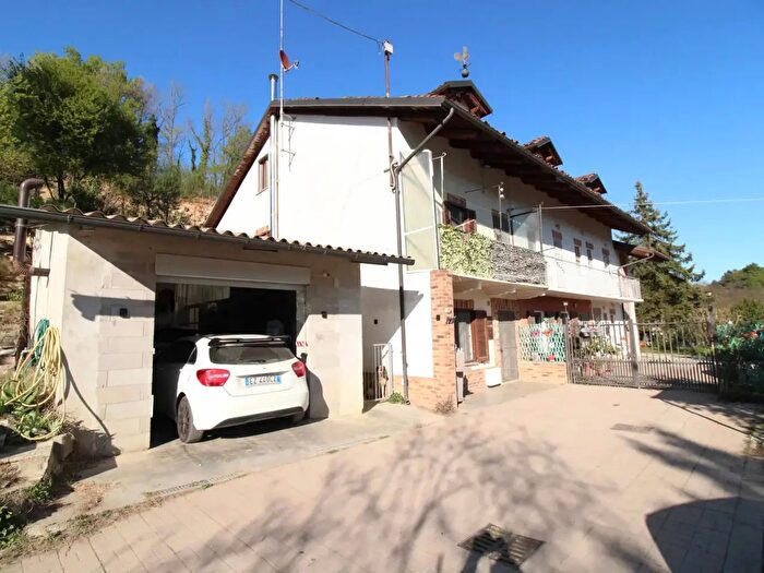 Appartamento con 5 locali in vendita in Montaldo Roero