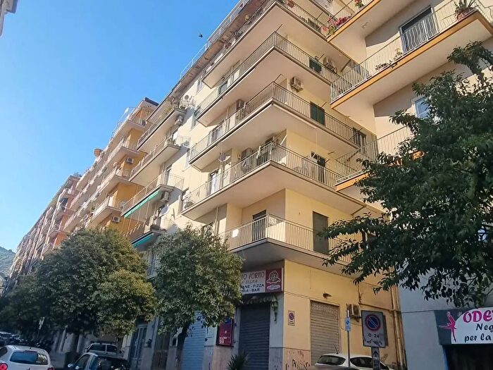 Appartamento in affitto in Via Lorenzo Cavaliero, Salerno