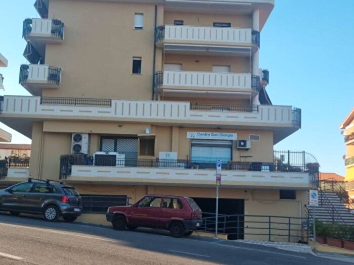 Appartamento quadrilocale in affitto in Via Girolamo Mechelli, Centro, Lariano