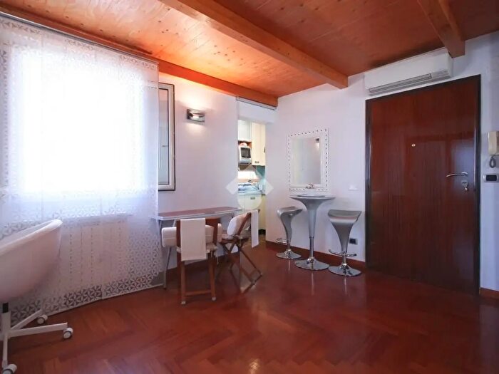 Appartamento trilocale in affitto in Vicolo di Porta Furba, Roma