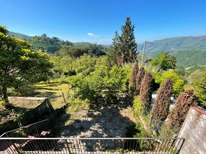 Casa con 6 locali in vendita in Via Mammianese, Pescia