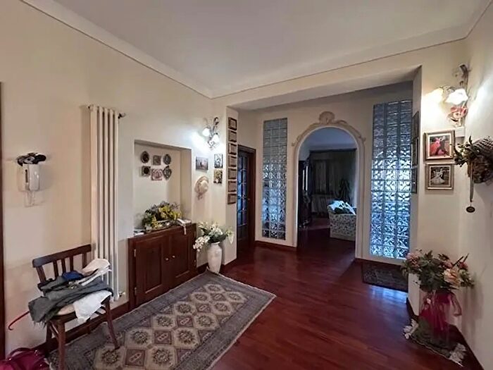 Casa con 14 locali in vendita in Elle Capannelle, Pisa