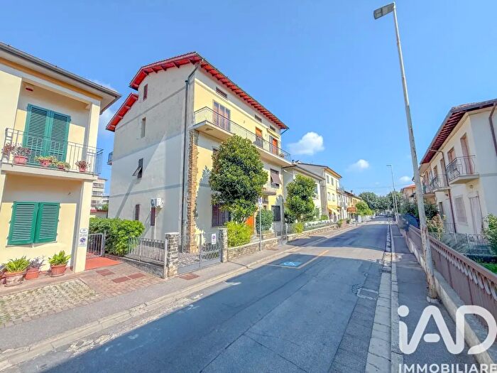 Appartamento bilocale in vendita in Via Via FLli Rosselli, Lastra A Signa