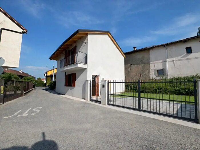 Casa con 5 locali in vendita in Via Druento, Val Della Torre