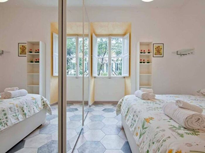 Appartamento quadrilocale in affitto in Via Augusto Valenziani, Sallustiano, Roma