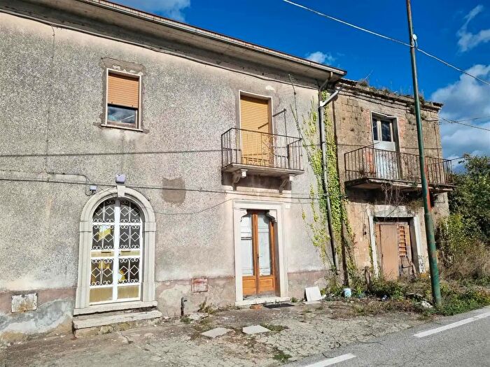 Casa con 5 locali in vendita in Contrada Petruzzielli, Montefalcione