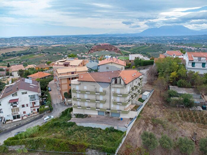 Appartamento con 5 locali in vendita in Via Michele Palumbo Snc, Citta SantAngelo