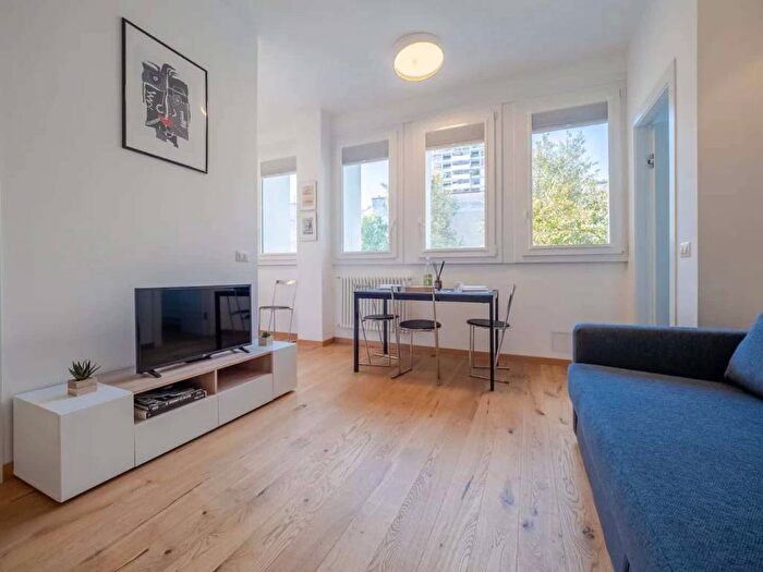 Appartamento bilocale in affitto in Viale Ergisto Bezzi, Gambara, Milano