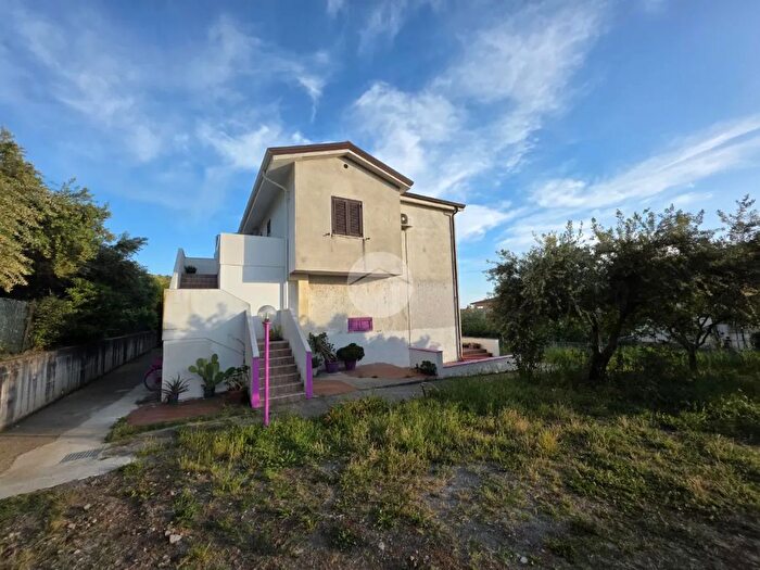 Casa con 6 locali in vendita in Via Fratelli Govoni, Praia A Mare
