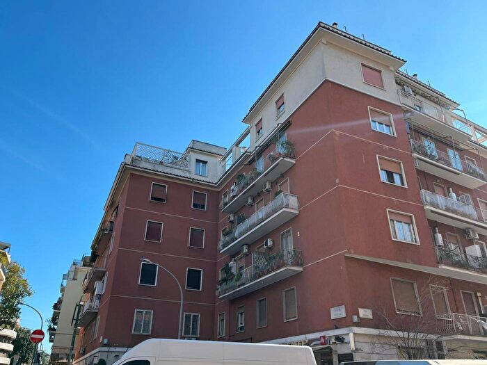 Appartamento trilocale in vendita in Piazza Roselle, Roma