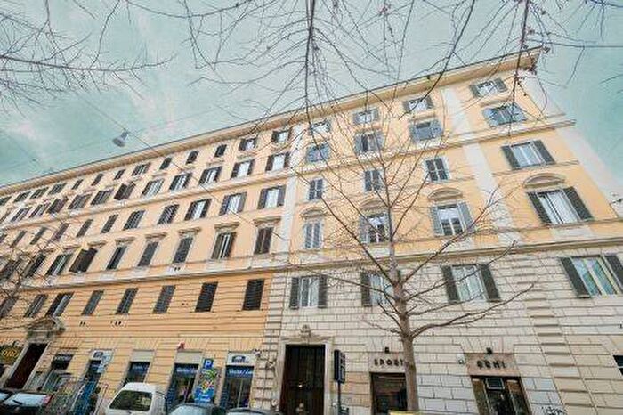 Appartamento quadrilocale in affitto in Via Fabio Massimo, Prati, Roma