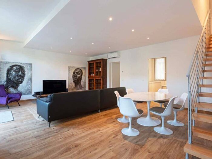 Appartamento trilocale in affitto in Via Giacomo Watt, Barona, Milano
