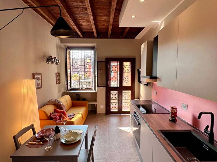 Appartamento bilocale in affitto in Via Marco Aurelio, Pasteur, Milano