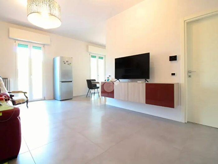 Appartamento trilocale in vendita in Via Solferino, Pavia