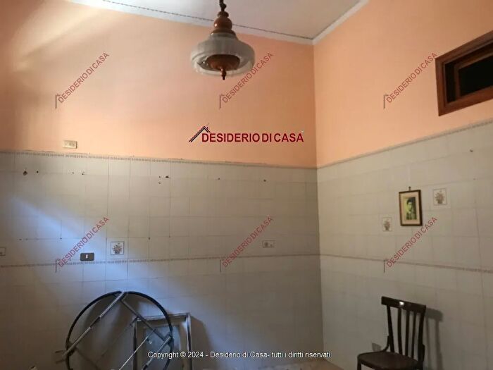 Casa con 7 locali in vendita in Bagheria